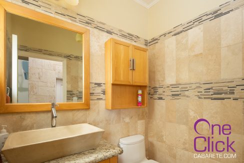 08 Bathroom (1)