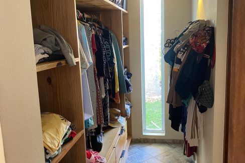 9aaa closet