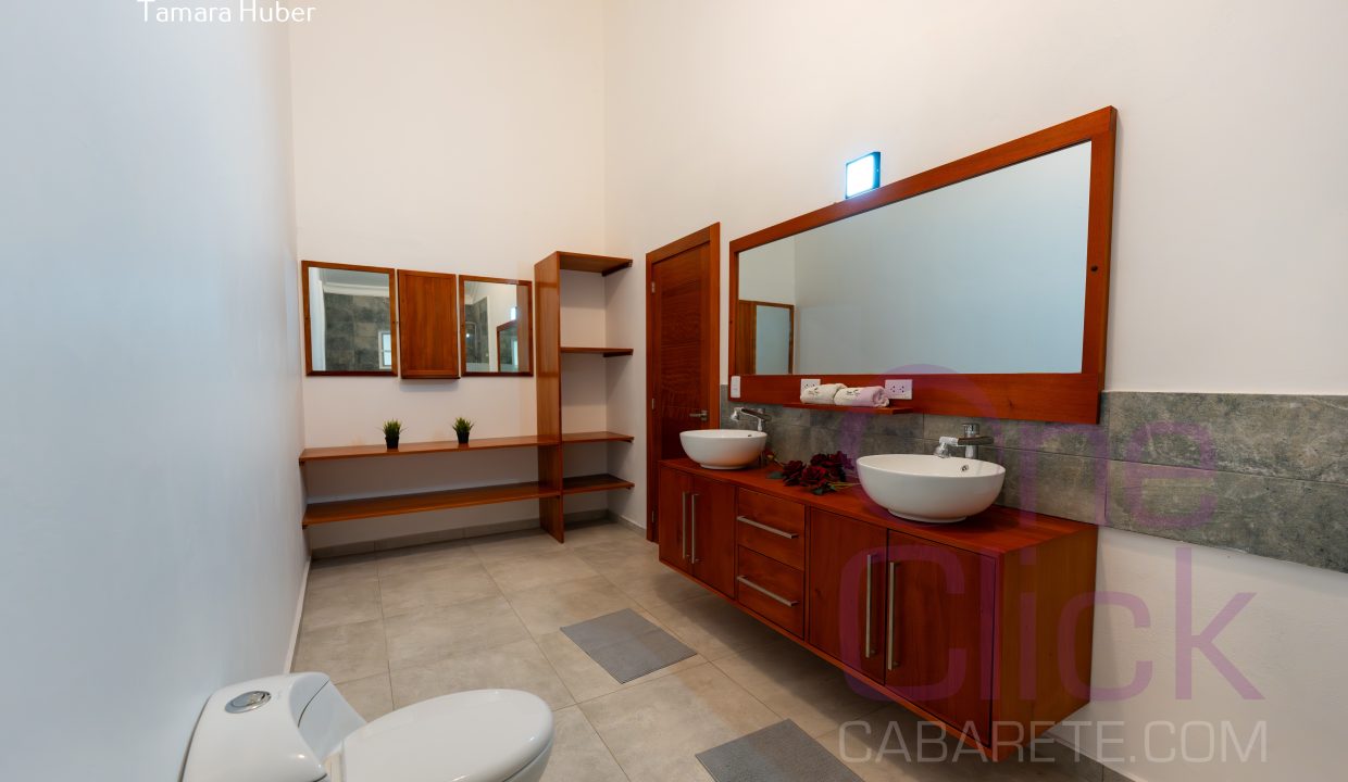 21 baño tercera habitacion