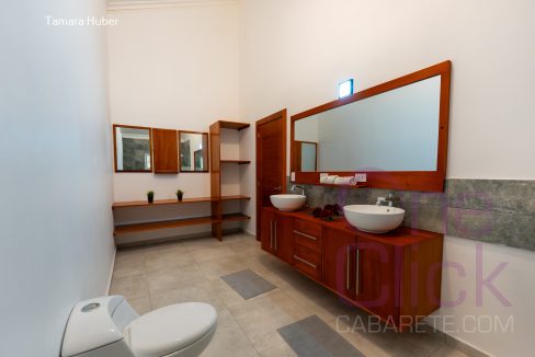 21 baño tercera habitacion