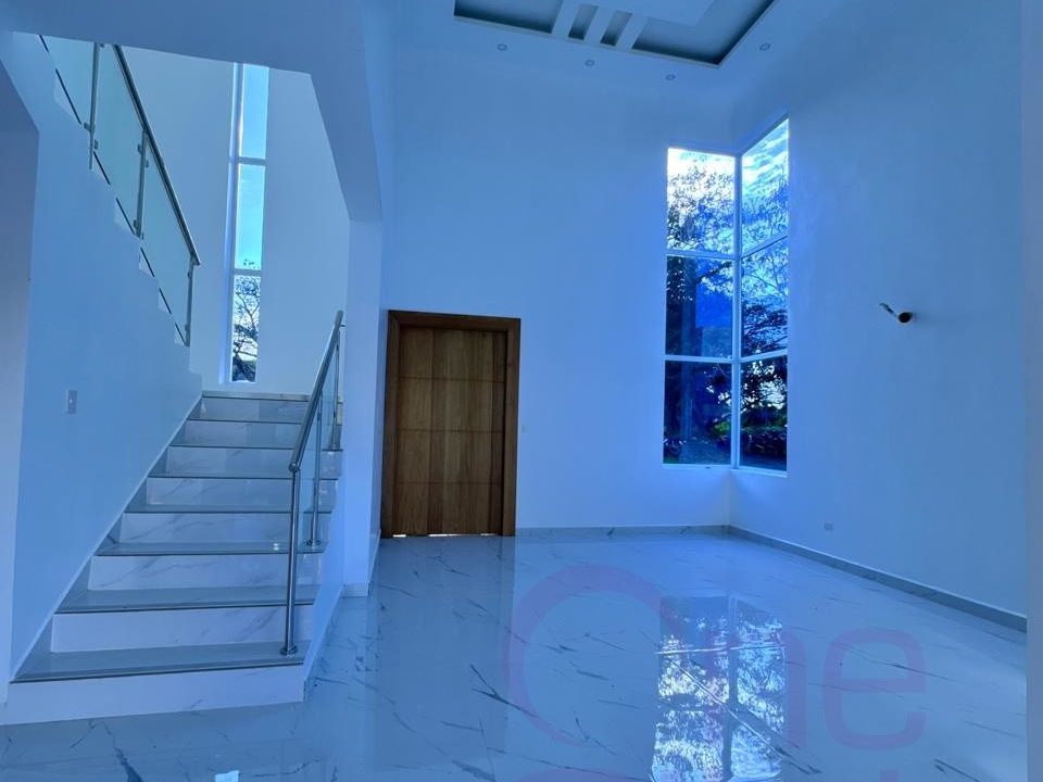 4 area sala vista escalera