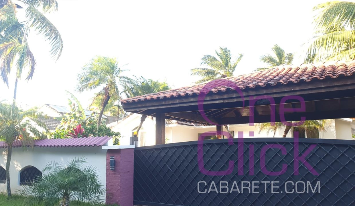 1 Porton entrada villa