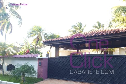 1 Porton entrada villa